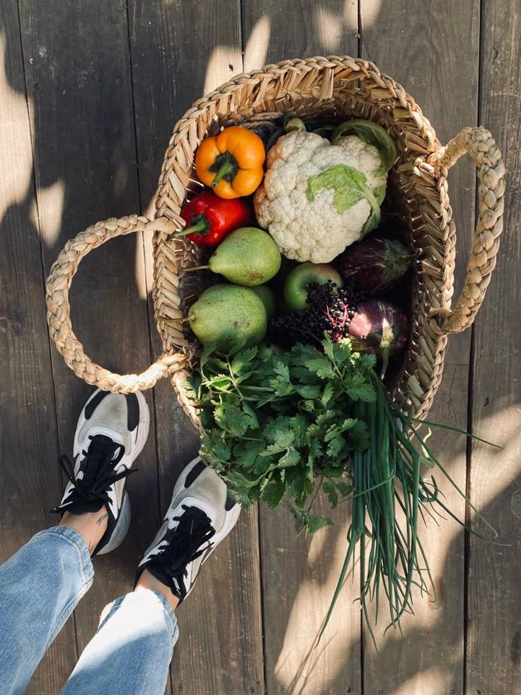 Roots & Shoots: Earth's Organic Veggie Selection